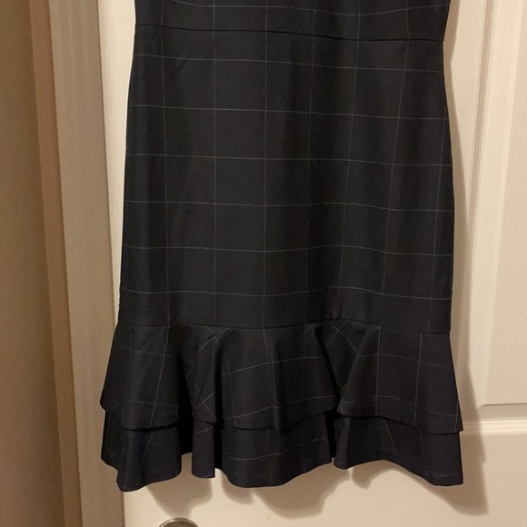 Banana Republic- ruffle sleeve, ruffle hem dress - Picture 6 of 6